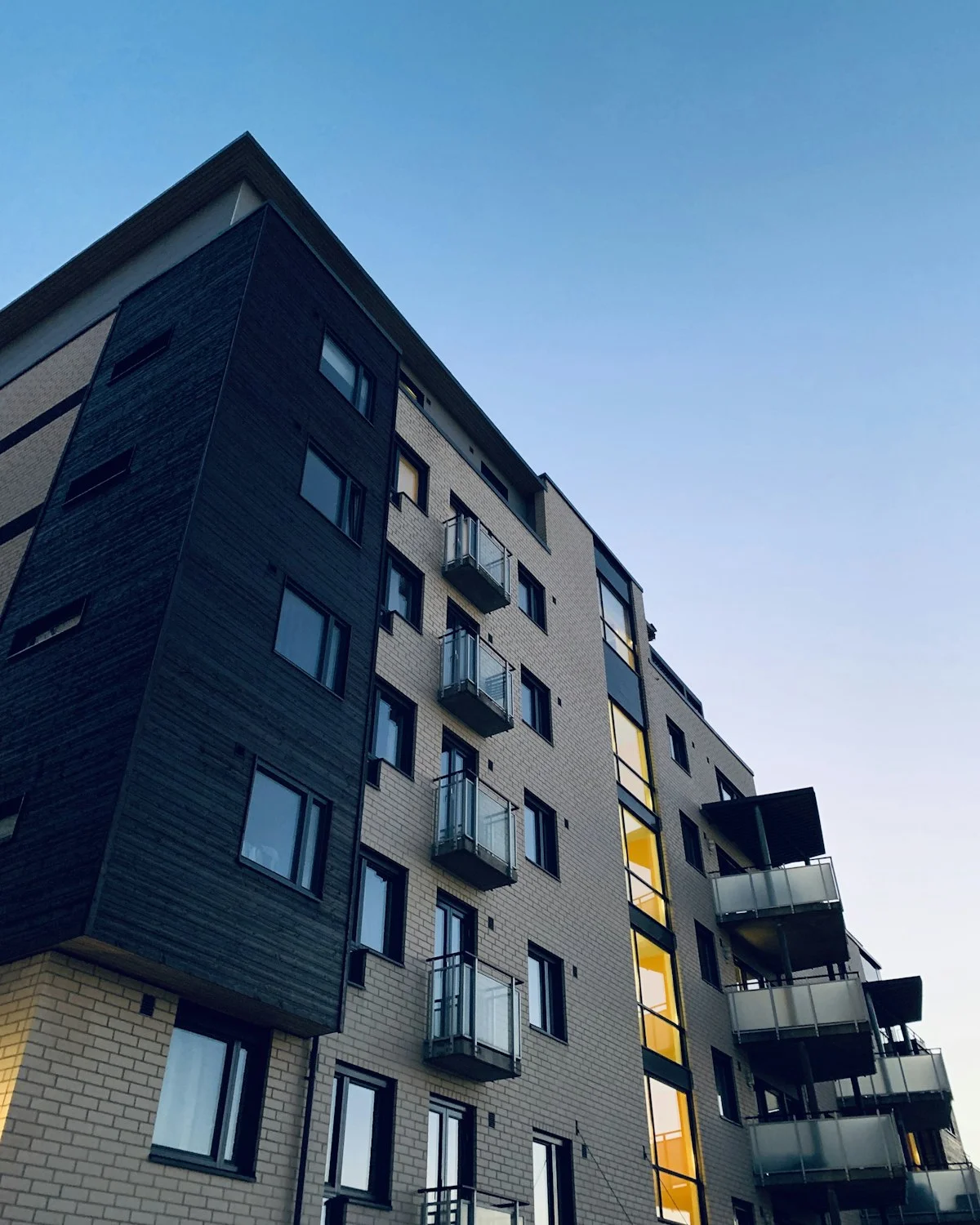 Fachada y arquitectura de desarrollo residencial premium